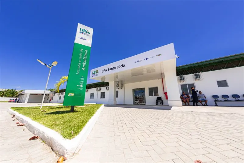 Fachada da UPA Santa Lúcia, em Maceió