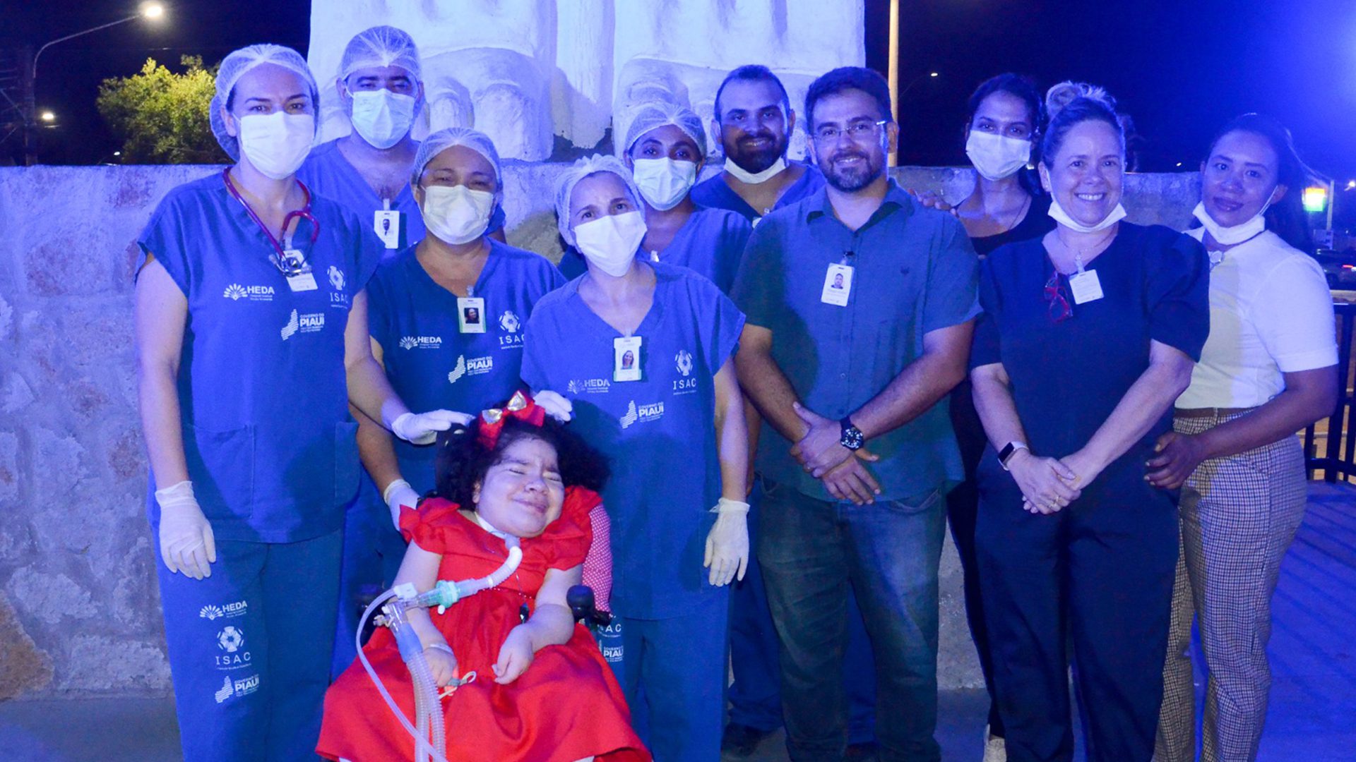 Equipe multidisciplinar do HEDA esteve presente durante o encontro de Laila Vitória e sua família, e ofereceu toda segurança para a paciente