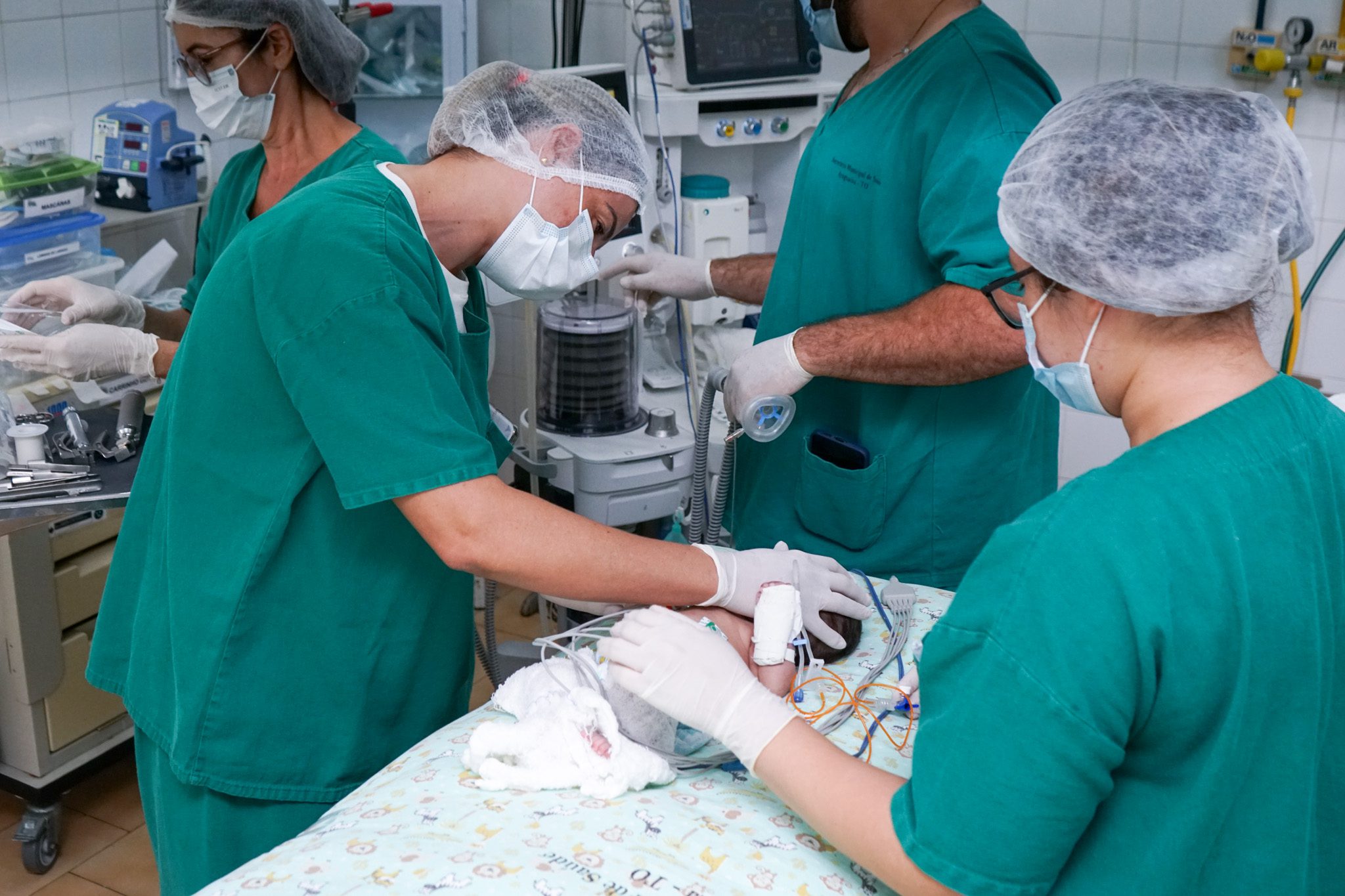 Nova equipe de cirurgia cardíaca pediátrica do HMA atua desde novembro de 2023 no hospital