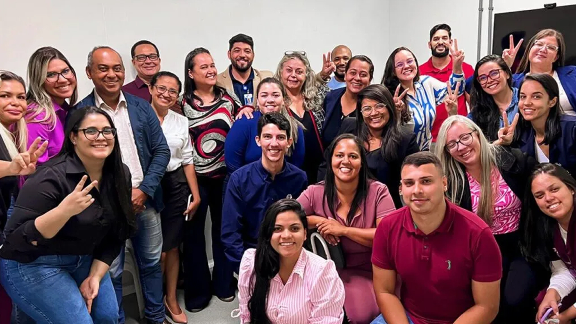 À época, colaboradores da UPA Benedito Bentes e UPA Trapiche da Barra comemoram juntos a conquista da ONA. (Foto: ISAC)