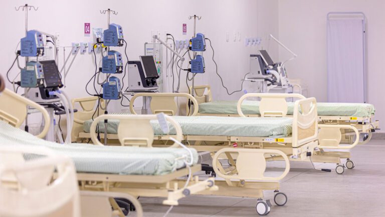 De janeiro a abril deste ano, as três UPAs de Maceió geridas pelo ISAC realizaram mais de 2 mil transferências de pacientes através do SGU. (Foto: Itawi Albuquerque/Secom Maceió)