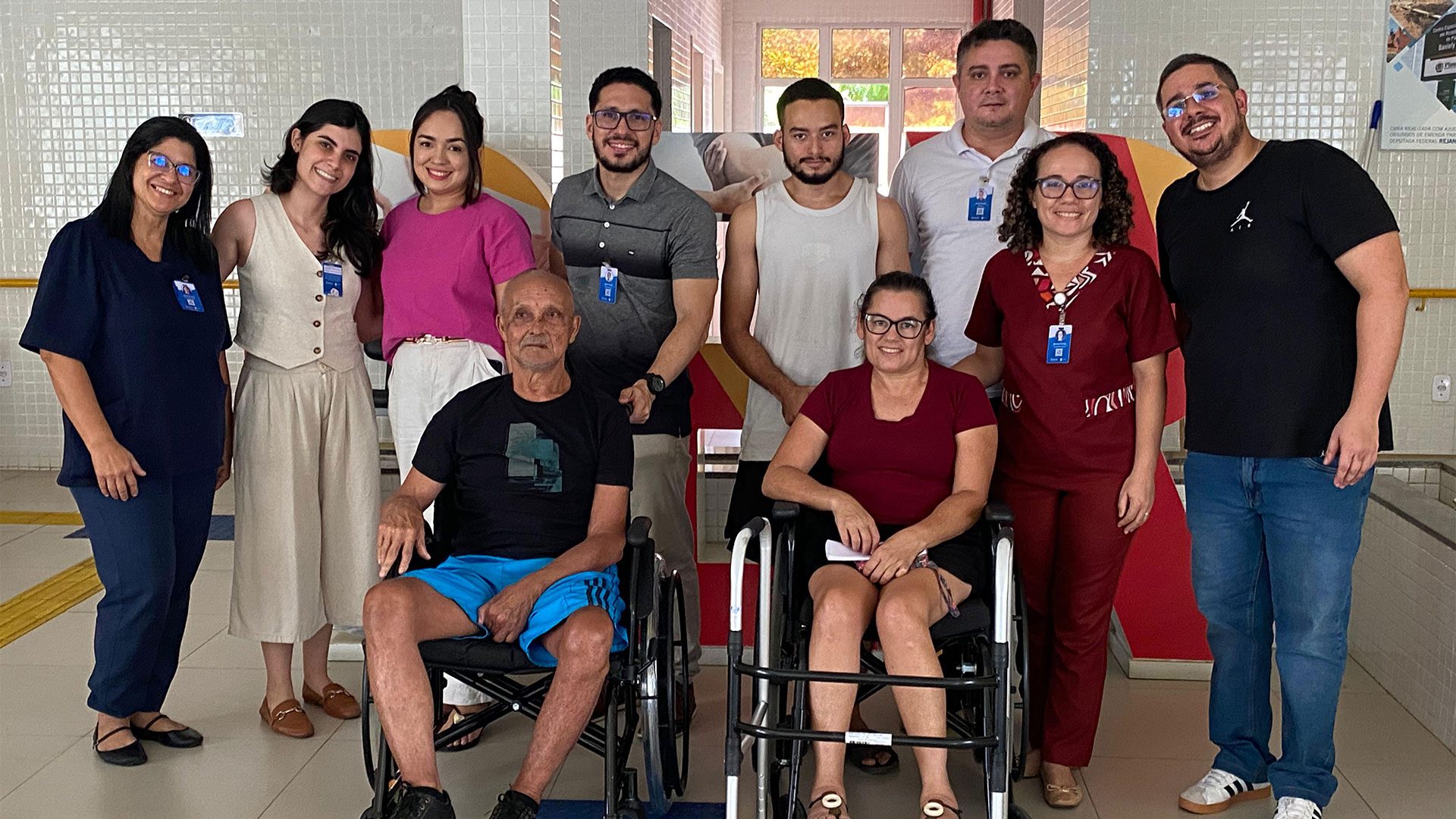 O CER IV realizou mais uma etapa de entrega de equipamentos, como cadeiras de rodas, aos pacientes com mobilidade reduzida em processo de reabilitação que mais precisam. (Foto: Camila Neto)