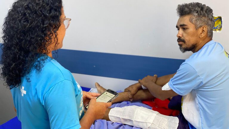 O objetivo da Ouvidoria do SUS é mensurar o nível de satisfação dos pacientes, o que pode ser feito presencialmente ou por telefone, e-mail e WhatsApp. (Foto: Camila Neto)