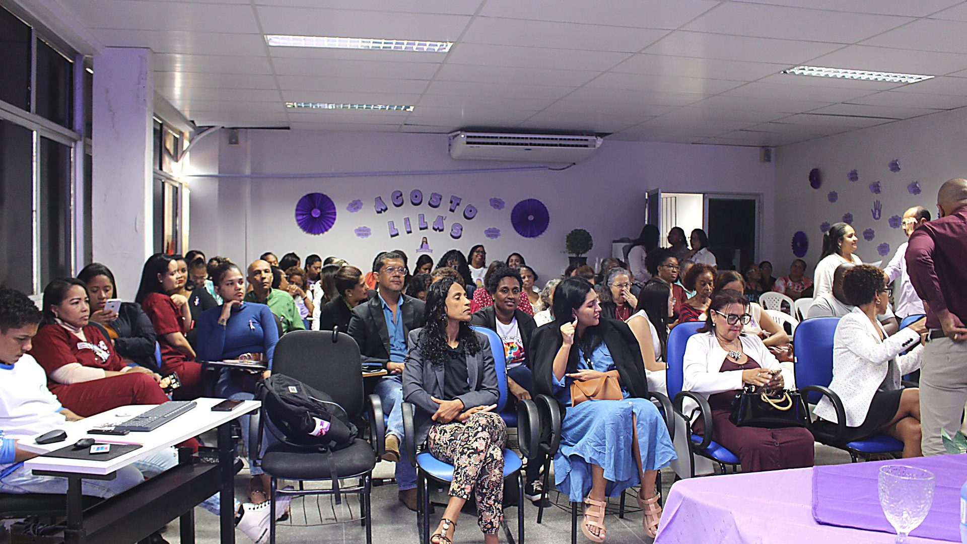 O espaço foi pensado com capacidade inicial de atender três a quatro mulheres por turno, num ambiente seguro e propício para reduzir a ocorrência de novas violências. (Foto: Divulgação)