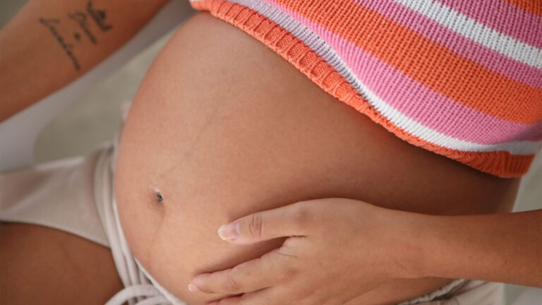 Gestantes e puérperas foram acolhidas e trocaram experiências durante o curso sobre amamentação, conduzido por enfermeiros e profissionais multidisciplinares. (Foto: Lucas Moura/Secom PMS)