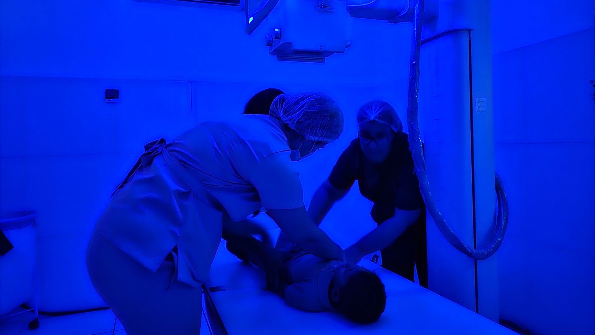 Esses objetos funcionam a pilhas e baterias portáteis e todo o processo passou por avaliação de um físico médico, a fim de garantir a ausência de quaisquer interferências na qualidade dos exames. (Foto: Marília Ferreira)