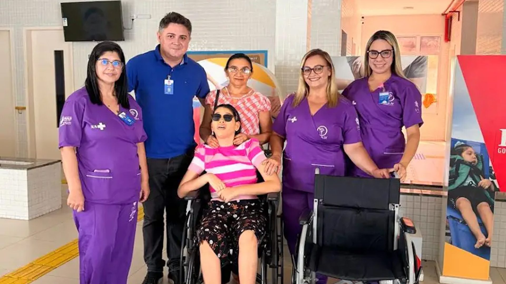 As entregas são realizadas com o apoio da equipe multiprofissional e dos fisioterapeutas do centro de reabilitação, que se organizaram para garantir a continuidade do atendimento mesmo durante o período de férias de alguns profissionais. (Foto: Camila Neto)