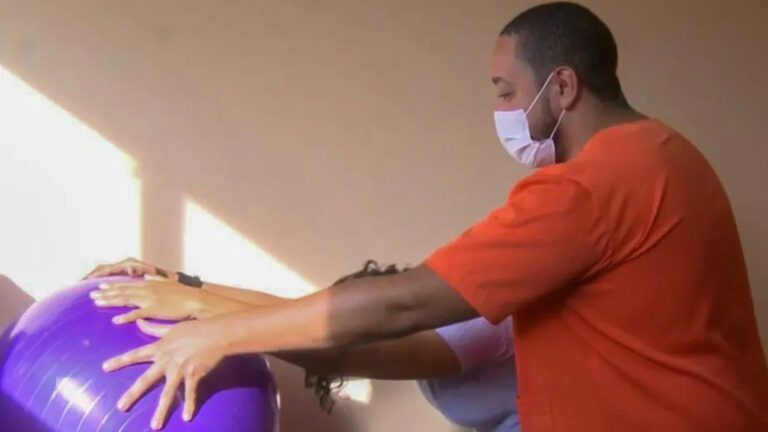 Com foco na reabilitação e humanização, o serviço de Fisioterapia do HEDA realiza entre 7 e 9 mil procedimentos por mês e é referência em Parnaíba e região. (Foto: Camila Neto)