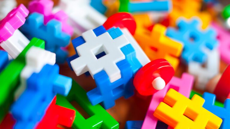 Os brinquedos arrecadados para o Dia das Crianças na UPA Santa Lúcia, entre colaboradores e terceirizados, serão distribuídos entre os pacientes mirins em atendimento. (Foto: Freepik)