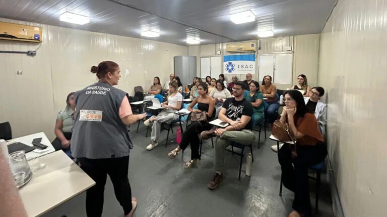 Médicos, enfermeiros e vários profissionais de saúde foram orientados pela Vigilância Epidemiológica com o objetivo de oferecer resposta rápida e eficaz para os casos de meningite. (Foto: Divulgação)