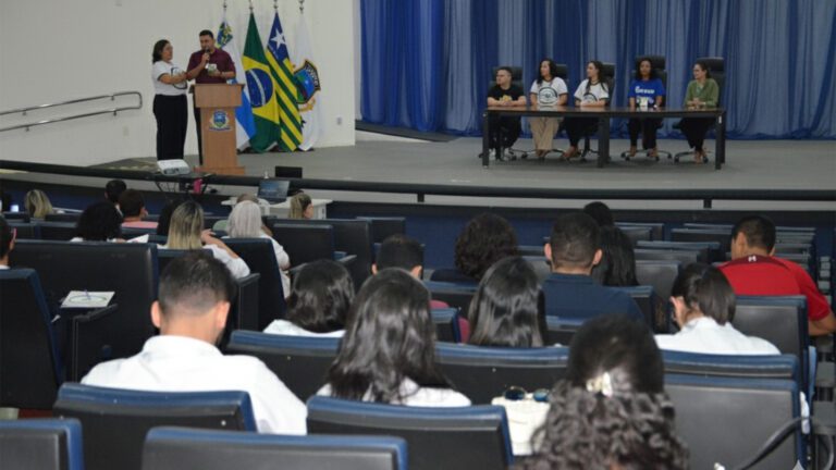 O simpósio no HEDA reuniu profissionais, estudantes, gestores e representantes de instituições dedicadas à defesa dos direitos da pessoa com deficiência. (Foto: Camila Neto)