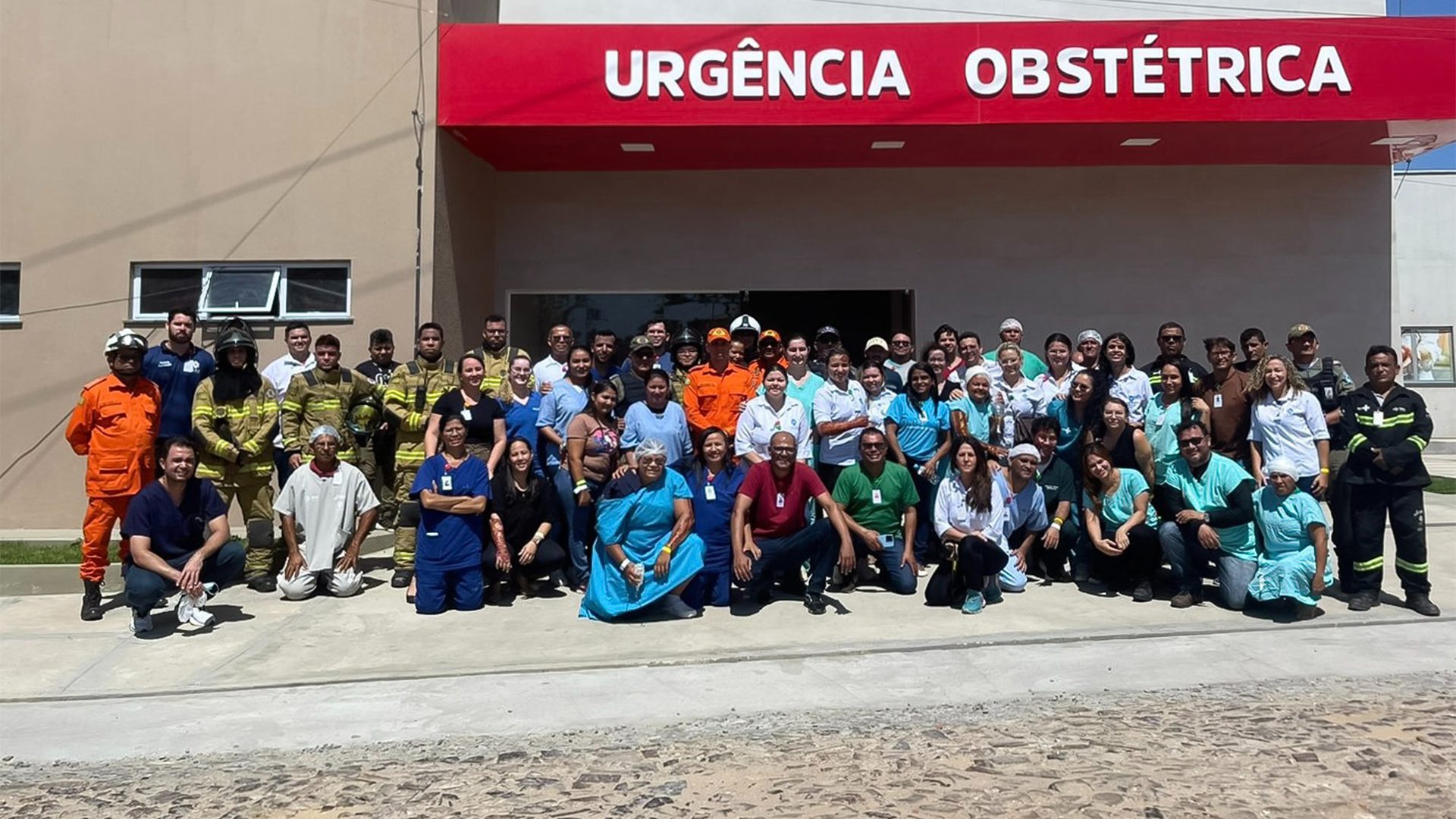 O objetivo é preparar os profissionais e brigadistas para atuar em situações reais, garantindo agilidade no combate ao fogo e na evacuação de pacientes. (Foto: Camila Neto)