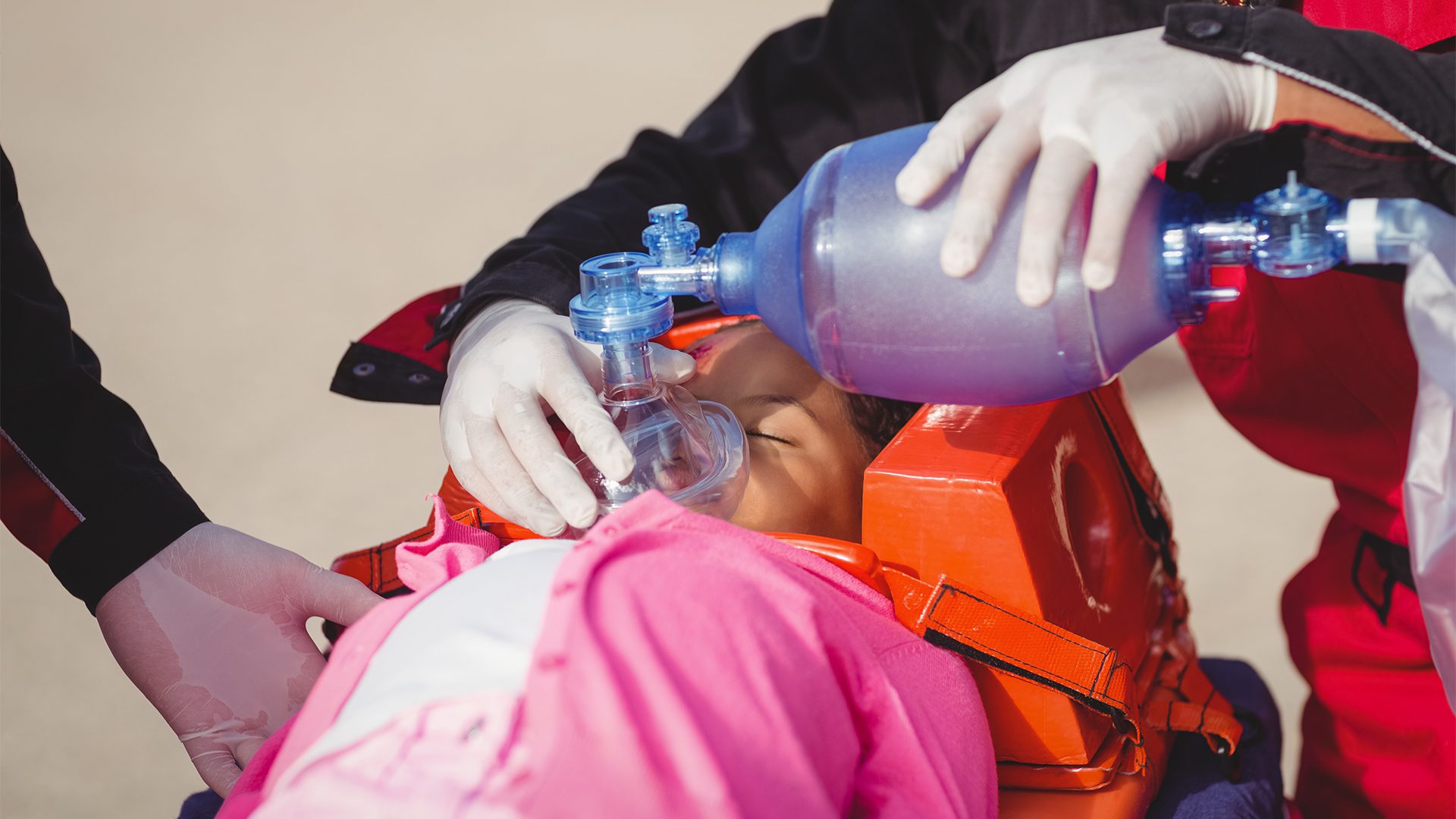 O PAI dá prioridade aos casos de urgência e emergência, o que exige paciência dos pais e responsáveis das crianças avaliadas como estáveis durante a triagem. (Foto: Freepik)