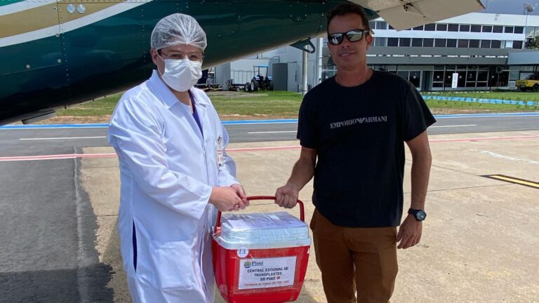 Fígado, rins e córneas foram captados por profissionais de saúde do HEDA e HGV. Além do Piauí, órgãos foram conduzidos para pacientes nos estados do Ceará e Pernambuco. (Foto: Divulgação)