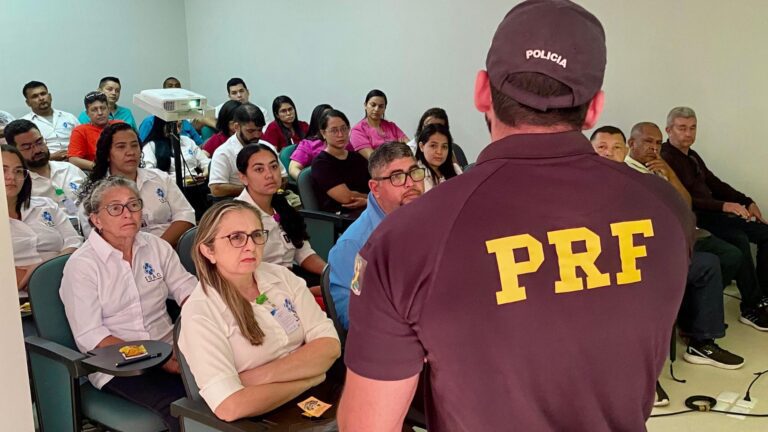 A campanha nacional de conscientização para a redução de acidentes de trânsito, Maio Amarelo, proporcionou momentos de reflexão aos colaboradores do HEDA. (Foto: Camila Neto)