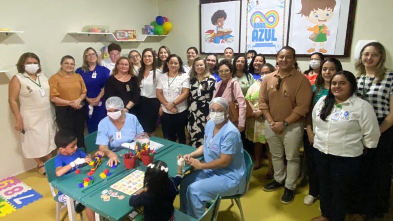 Em parceria com UFDPar, 1ª GRE e Sesapi, projeto garante o direito à educação durante o período de internação hospitalar, promovendo o bem-estar e a continuidade dos estudos