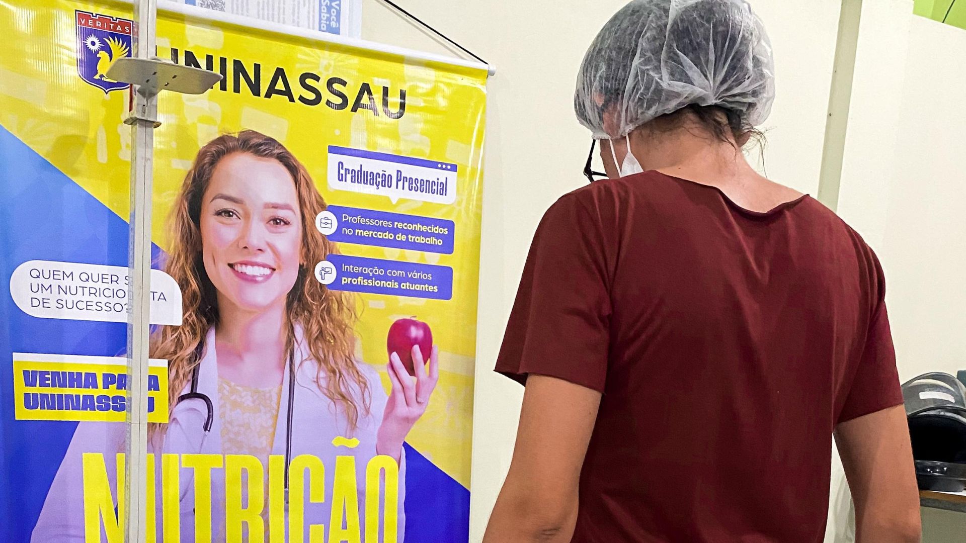 O HEDA recebeu profissionais do curso de Nutrição da Uninassau, que realizaram avaliações nutricionais com os colaboradores. A ação teve excelente adesão e proporcionou orientações valiosas sobre cuidados com a alimentação e hábitos saudáveis, promovendo o cuidado integral com a saúde. (Foto: Camila Neto)