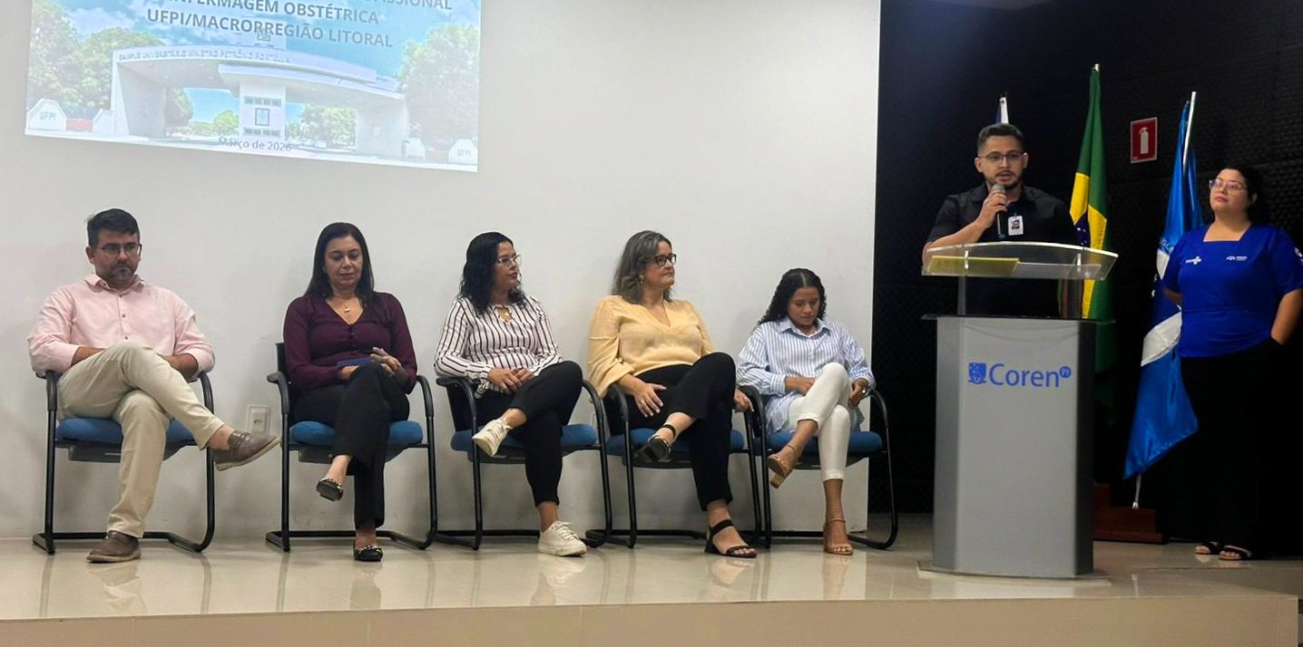 Durante o evento, os oradores ressaltaram a relevância da residência na consolidação da identidade profissional e na preparação para os desafios diários da prática médica, relembrando os desafios vividos ao longo da especialização e emocionando os presentes. (Foto: Divulgação)