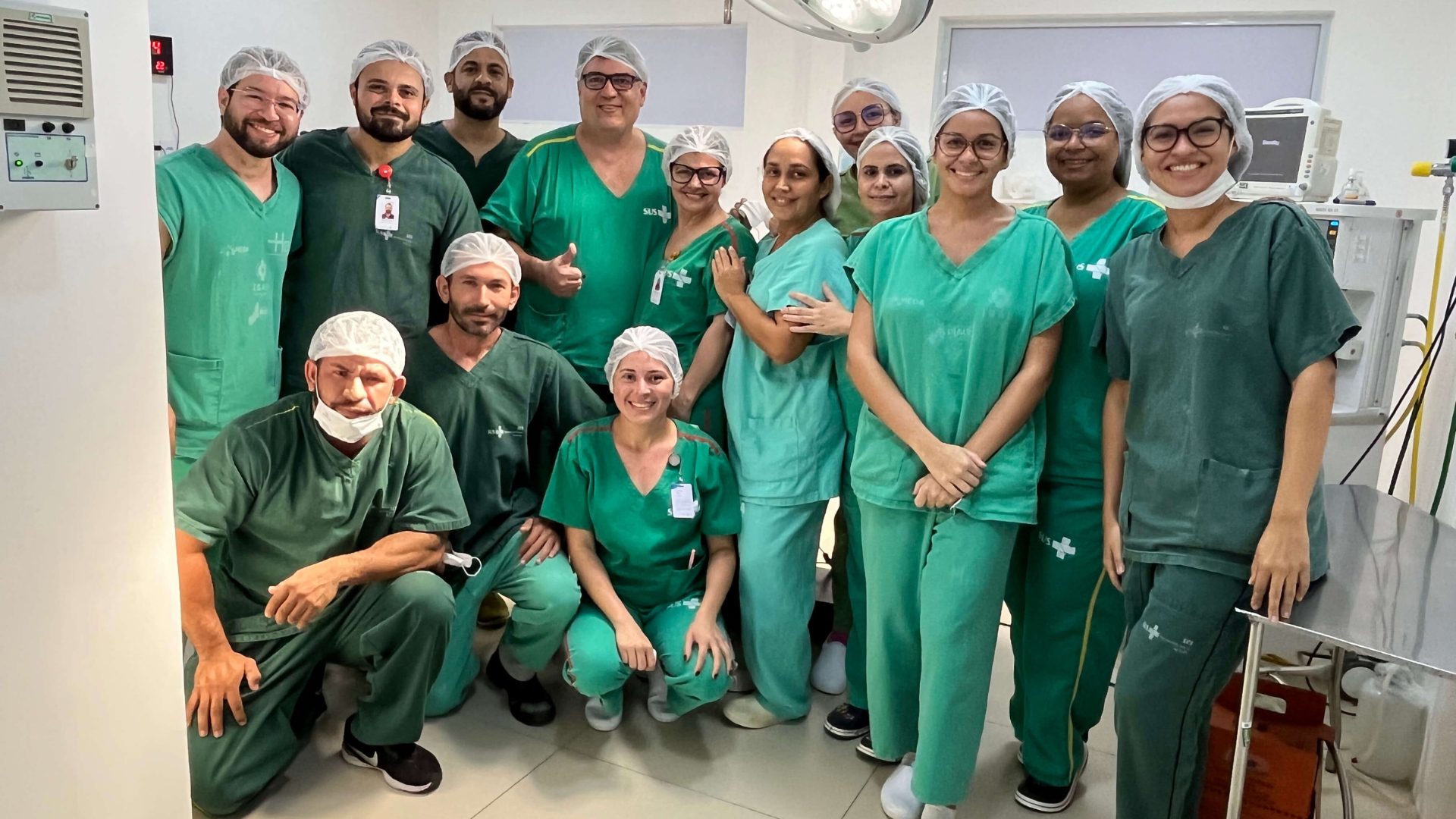 As cirurgias contaram com a atuação de uma equipe multiprofissional e dos médicos urologistas Dr. Jolberto Gonçalves e Dr. Paulo Flávio, e aconteceram em horário estendido, até a meia-noite, impactando diretamente na fila de espera das cirurgias eletivas no estado. (Foto: Camila Neto)