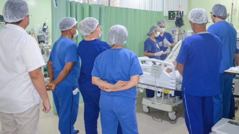 A PAVM é um tipo de pneumonia que acomete pacientes internados em UTIs e UAVCs. No HEDA, os indicadores apontam redução entre 30% e 40% nas taxas de infecção. (Foto: Camila Neto)