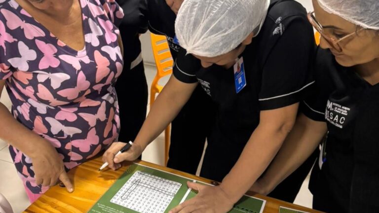 Para garantir a segurança alimentar de pacientes e acompanhantes, o serviço de nutrição do HMA usa gamificação para reforçar boas práticas de manipulação de alimentos. (Foto: Divulgação / HMA)